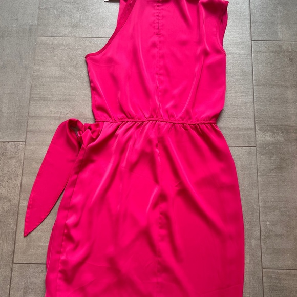 NWT gorgeous pink dress w great style! High neck w one shoulder, faux wrap skirt - Picture 4 of 13